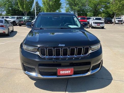 Used 2023 Jeep Grand Cherokee L Limited w/ Trailer Tow Group (B) AWD/4WD image 2