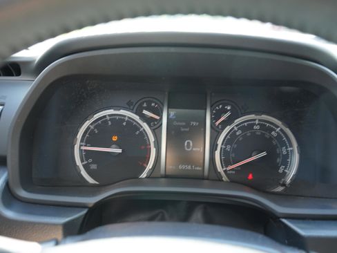 Used 2020 Toyota 4Runner SR5 Sport Utility image 11