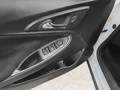 Used 2024 Chevrolet Malibu LT FWD image 9
