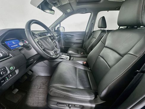 Used 2021 Honda Pilot Touring image 13