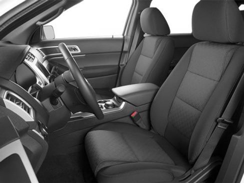 Used 2014 Ford Explorer XLT w/ Equipment Group 202A image 8