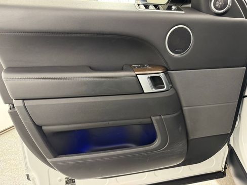 Used 2019 Land Rover Range Rover Sport HSE image 11
