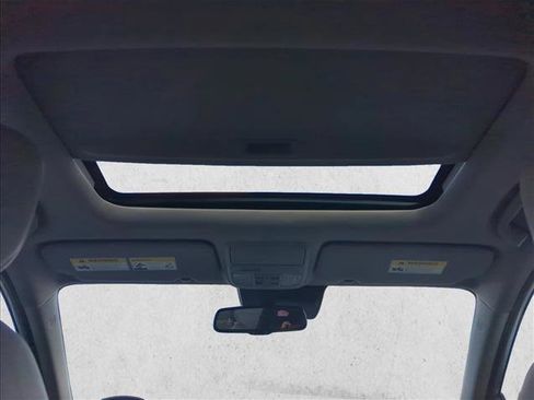 Used 2020 Honda CR-V Touring image 23