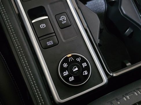 Used 2022 Nissan Pathfinder Platinum w/ Cargo Package image 17