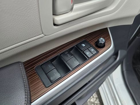 Used 2021 Toyota Sienna LE image 18