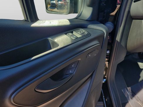 Used 2025 Mercedes-Benz Sprinter 2500 image 17