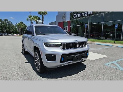 Used 2023 Jeep Grand Cherokee Overland AWD/4WD image 19