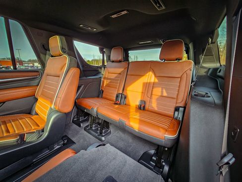 Certified 2023 GMC Yukon Denali Ultimate image 36