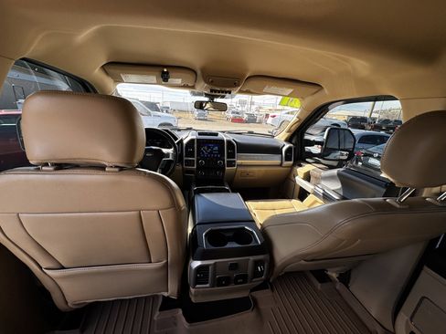 Used 2021 Ford F250 Lariat w/ Lariat Ultimate Package image 16