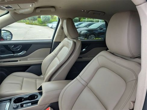 Certified 2023 Lincoln Corsair Standard image 10