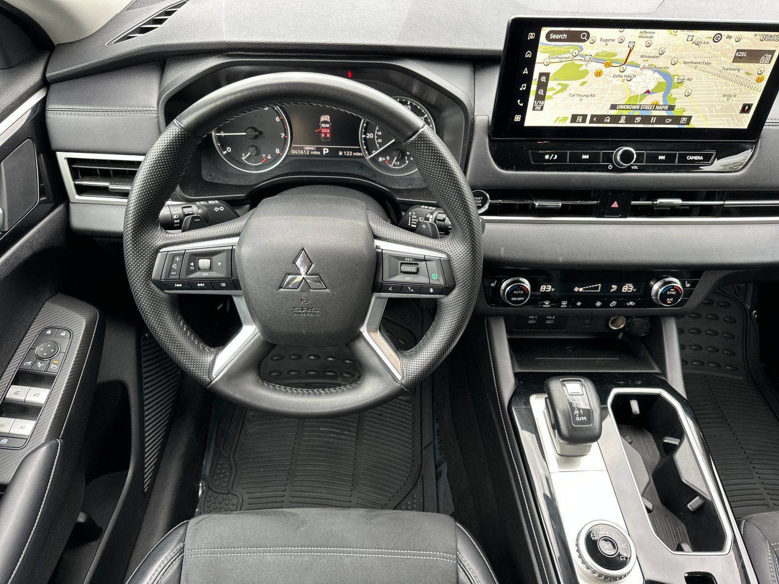 Used 2025 Mitsubishi Outlander SE FWD image 13