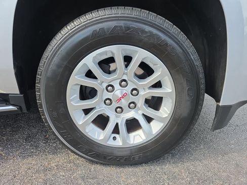 Used 2020 GMC Yukon XL SLT image 9