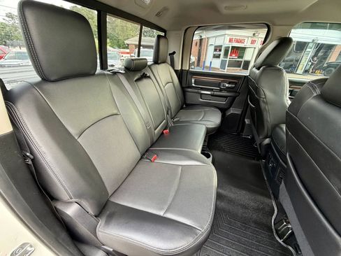 Used 2016 RAM 1500 Laramie w/ Convenience Group AWD/4WD image 10