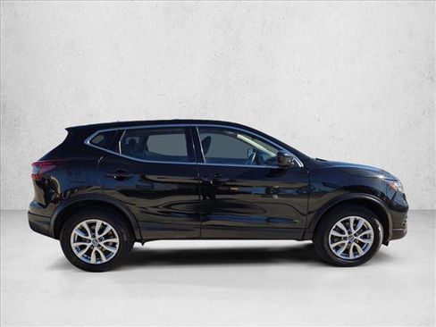 Used 2021 Nissan Rogue Sport S image 4
