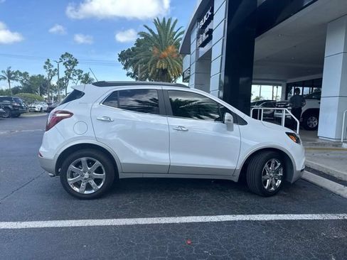 Used 2019 Buick Encore Essence w/ Experience Buick Package FWD image 4