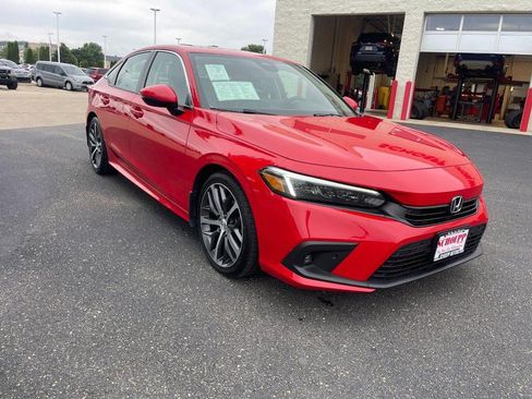 Used 2022 Honda Civic Touring image 2