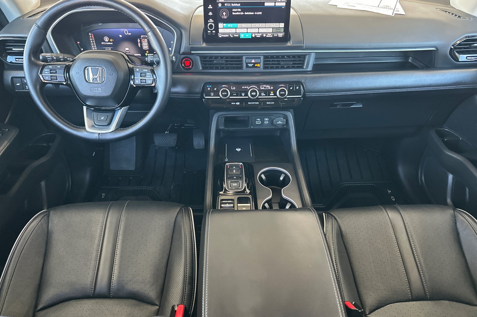 Used 2025 Honda Pilot Elite image 12