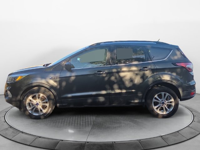 Used 2018 Ford Escape SE w/ SE Sync 3 Package FWD image 2