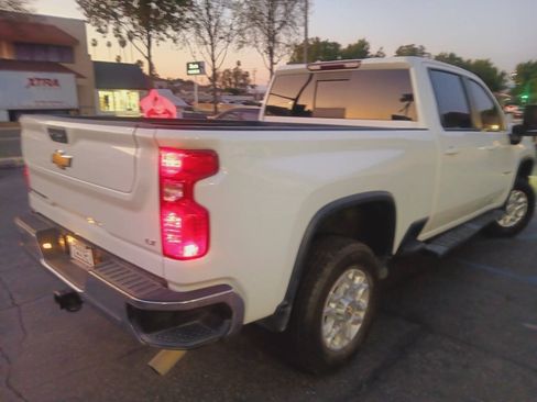 Used 2022 Chevrolet Silverado 2500 LT w/ Convenience Package AWD/4WD image 11