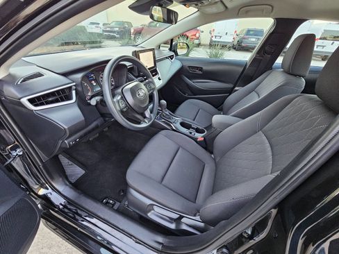Used 2025 Toyota Corolla LE image 15