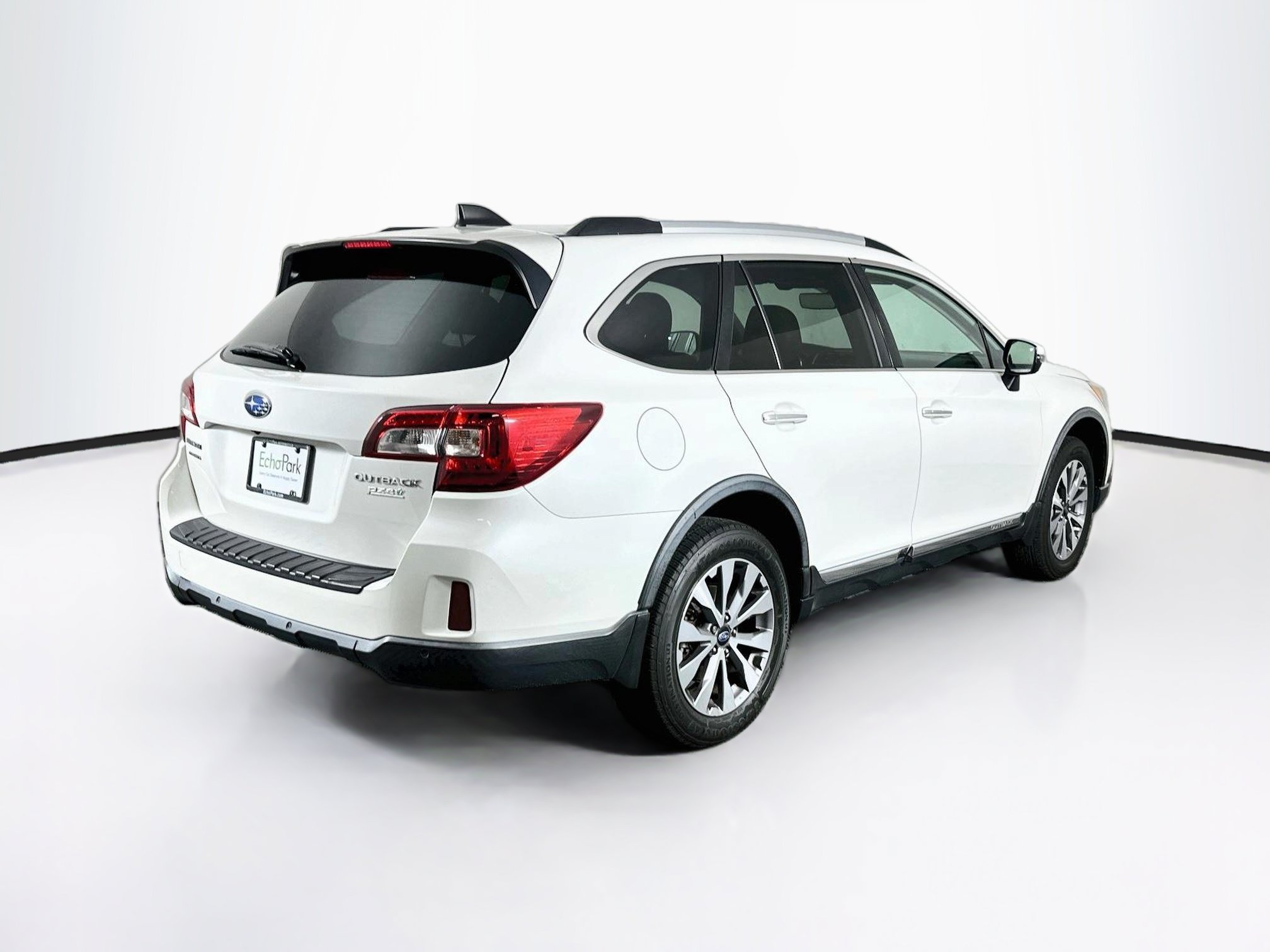 Used 2017 Subaru Outback 2.5i Touring AWD/4WD image 9