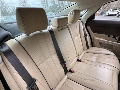 Used 2014 Jaguar XJ AWD image 37