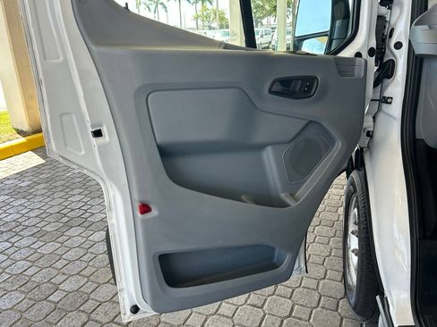 Used 2018 Ford Transit 150 130 Medium Roof RWD image 30