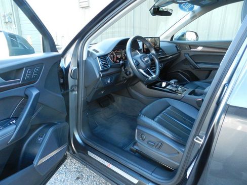 Used 2023 Audi Q5 2.0T Premium Plus w/ Premium Plus Package AWD/4WD image 10
