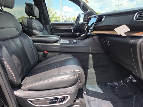 Used 2022 Jeep Grand Wagoneer Series II AWD/4WD image 15