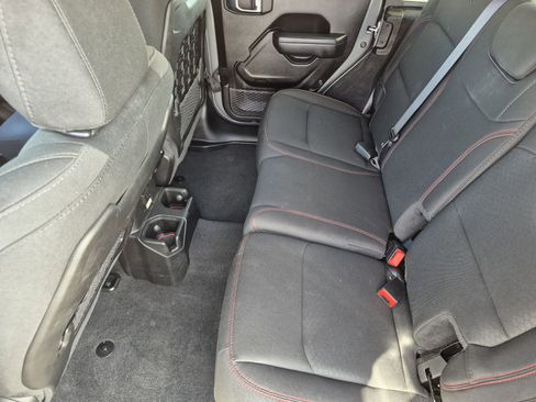 Used 2022 Jeep Wrangler Unlimited Rubicon image 31