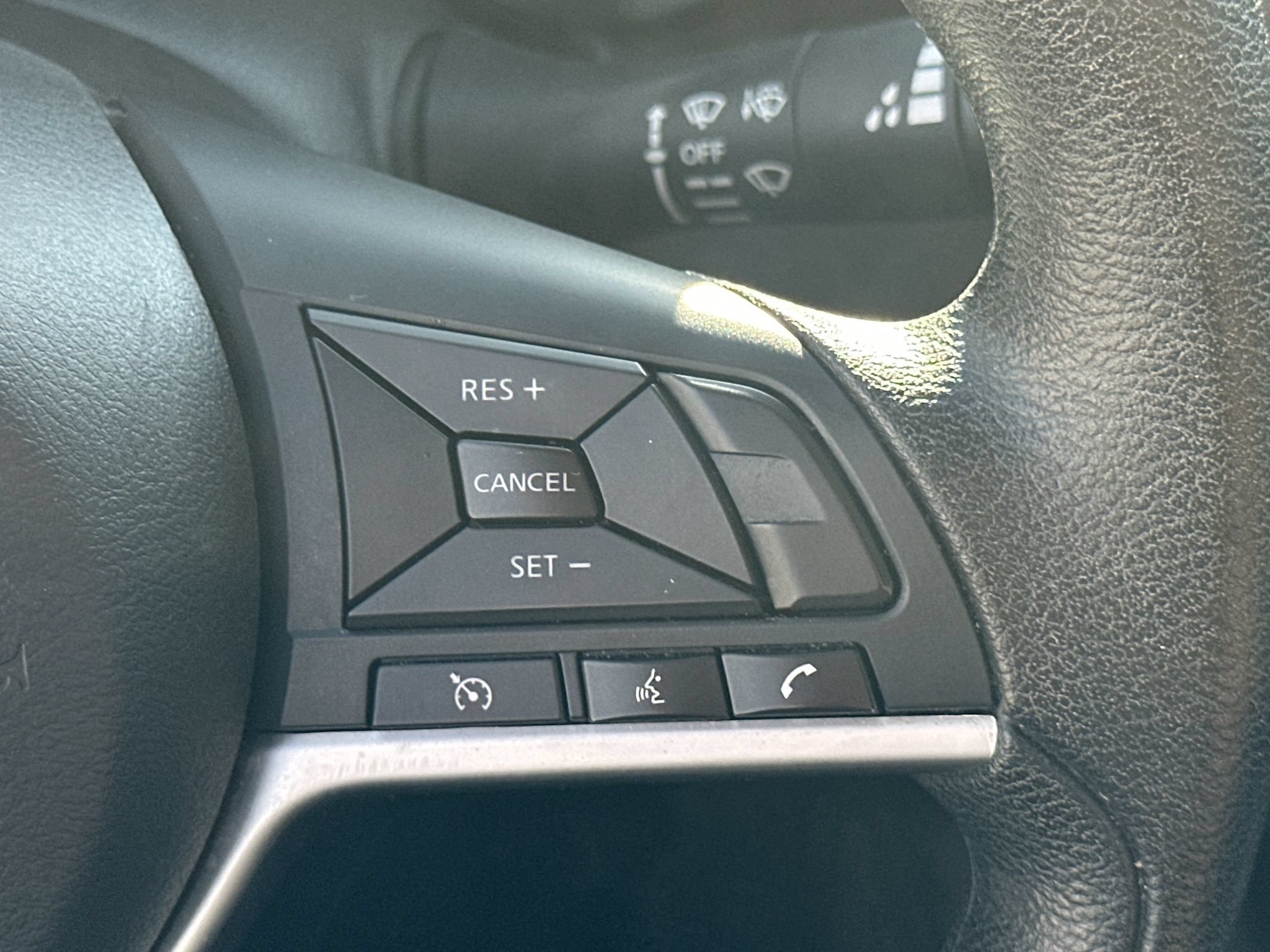 Used 2025 Nissan Altima 2.5 SV FWD image 25