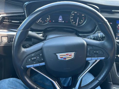 Used 2024 Cadillac XT6 Premium Luxury AWD/4WD image 12