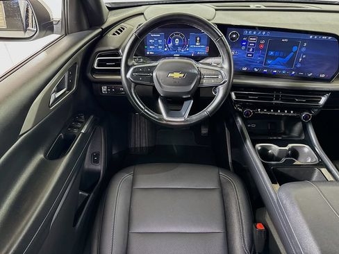 Certified 2025 Chevrolet Traverse LT FWD image 20