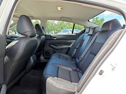 Used 2023 Nissan Altima 2.5 SR FWD image 10