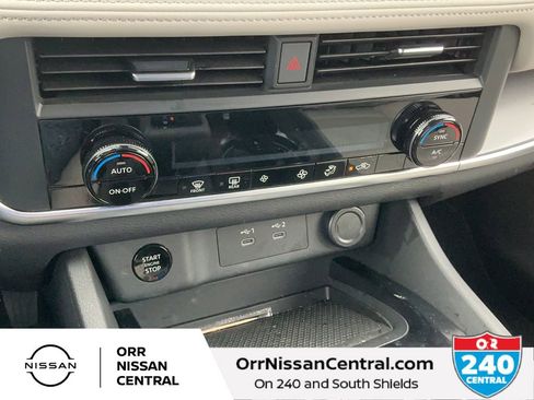 Used 2025 Nissan Rogue SV FWD image 23