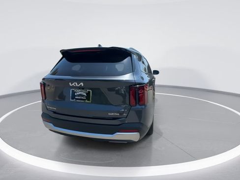 Used 2024 Kia Sorento S FWD image 7