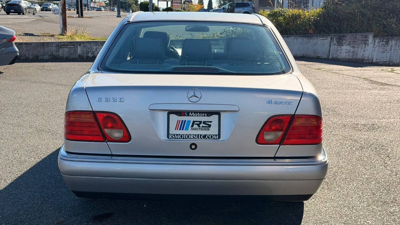 Used 1999 Mercedes-Benz E 320 4MATIC Sedan image 4