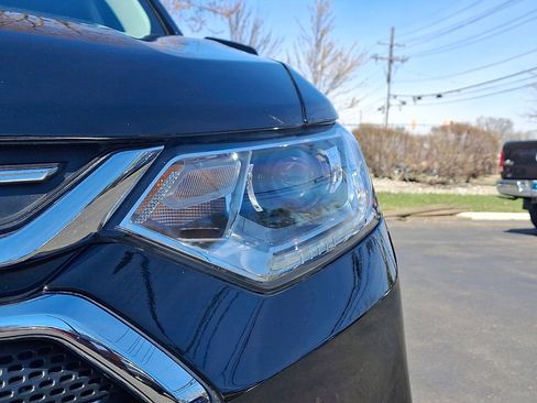 Certified 2021 Chevrolet Traverse LT image 28