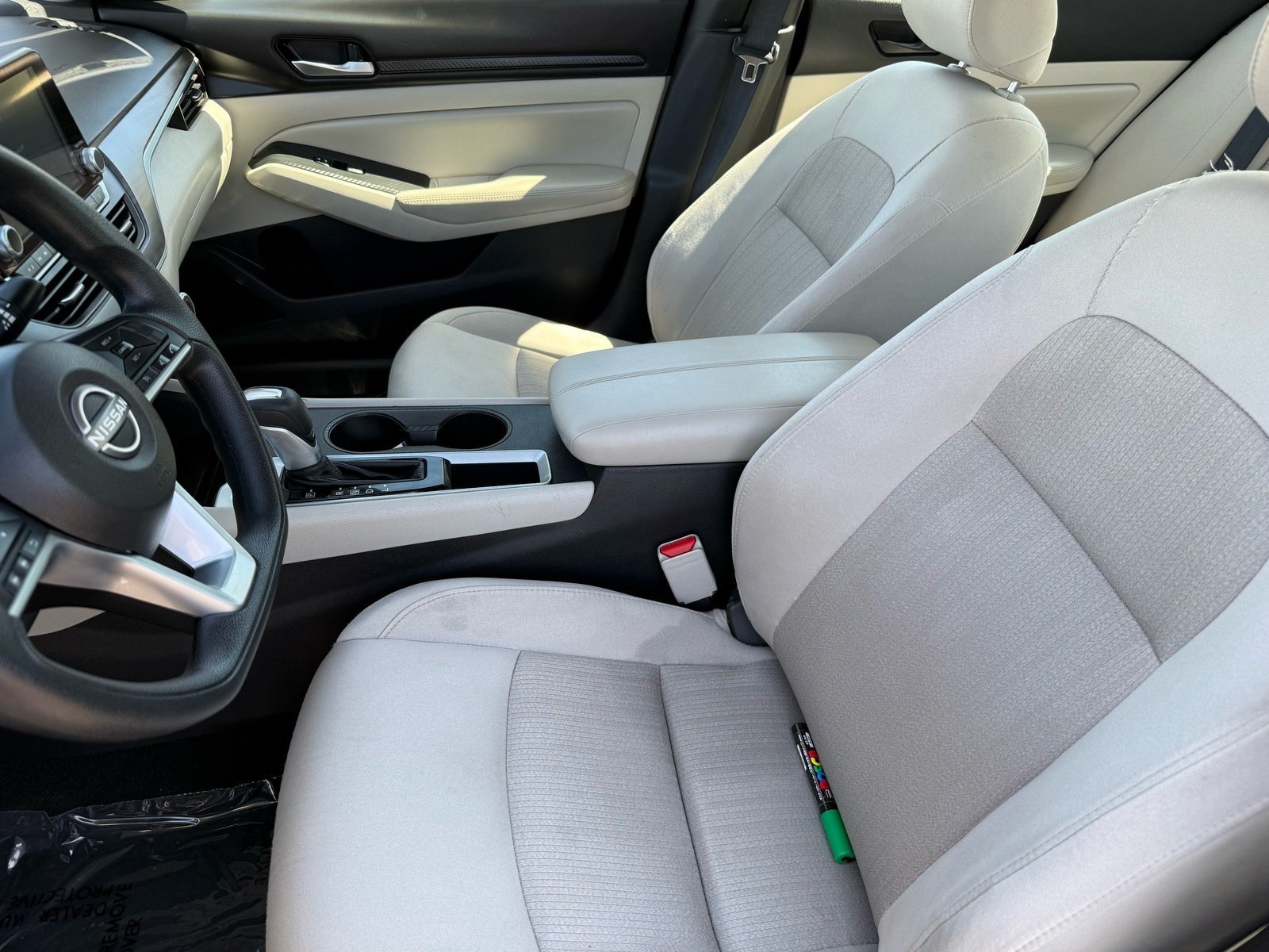 Used 2025 Nissan Altima 2.5 SV FWD image 13