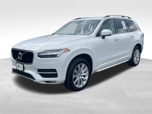 Used 2018 Volvo XC90 T6 Momentum w/ Convenience Package AWD/4WD image 4