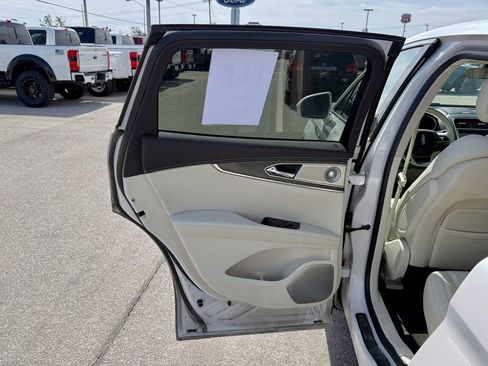 Used 2019 Lincoln Nautilus Black Label image 14