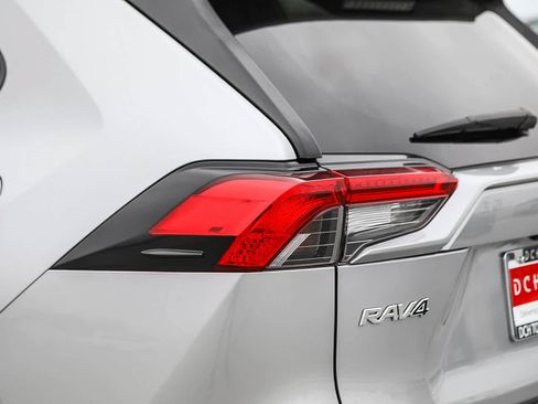 Used 2024 Toyota RAV4 LE AWD/4WD image 9