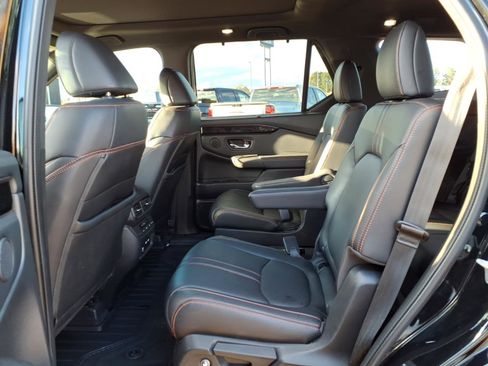 Used 2023 Honda Pilot TrailSport image 21