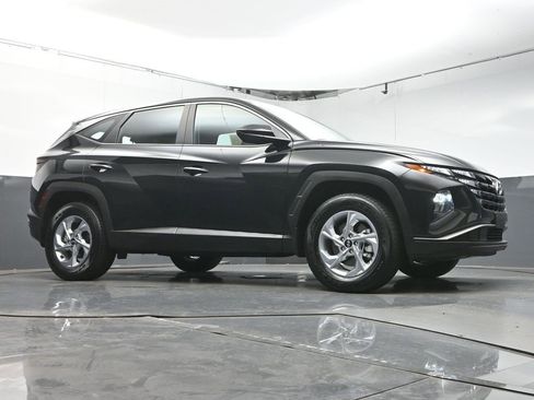 Used 2023 Hyundai Tucson SE image 30