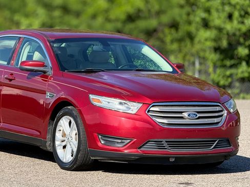 Used 2013 Ford Taurus SEL image 15