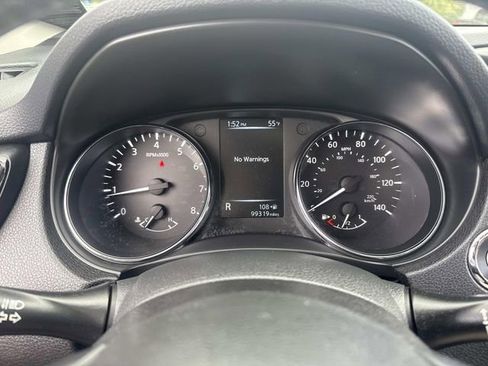 Used 2017 Nissan Rogue SV image 36