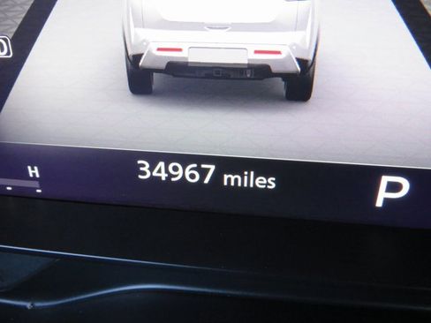 Used 2022 Nissan Pathfinder Platinum w/ Cargo Package image 43