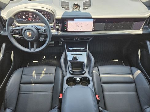 Certified 2025 Porsche Cayenne GTS AWD/4WD image 24