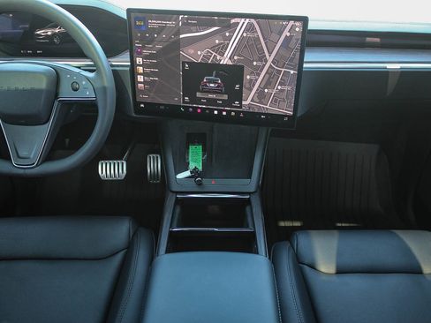 Used 2024 Tesla Model X image 13