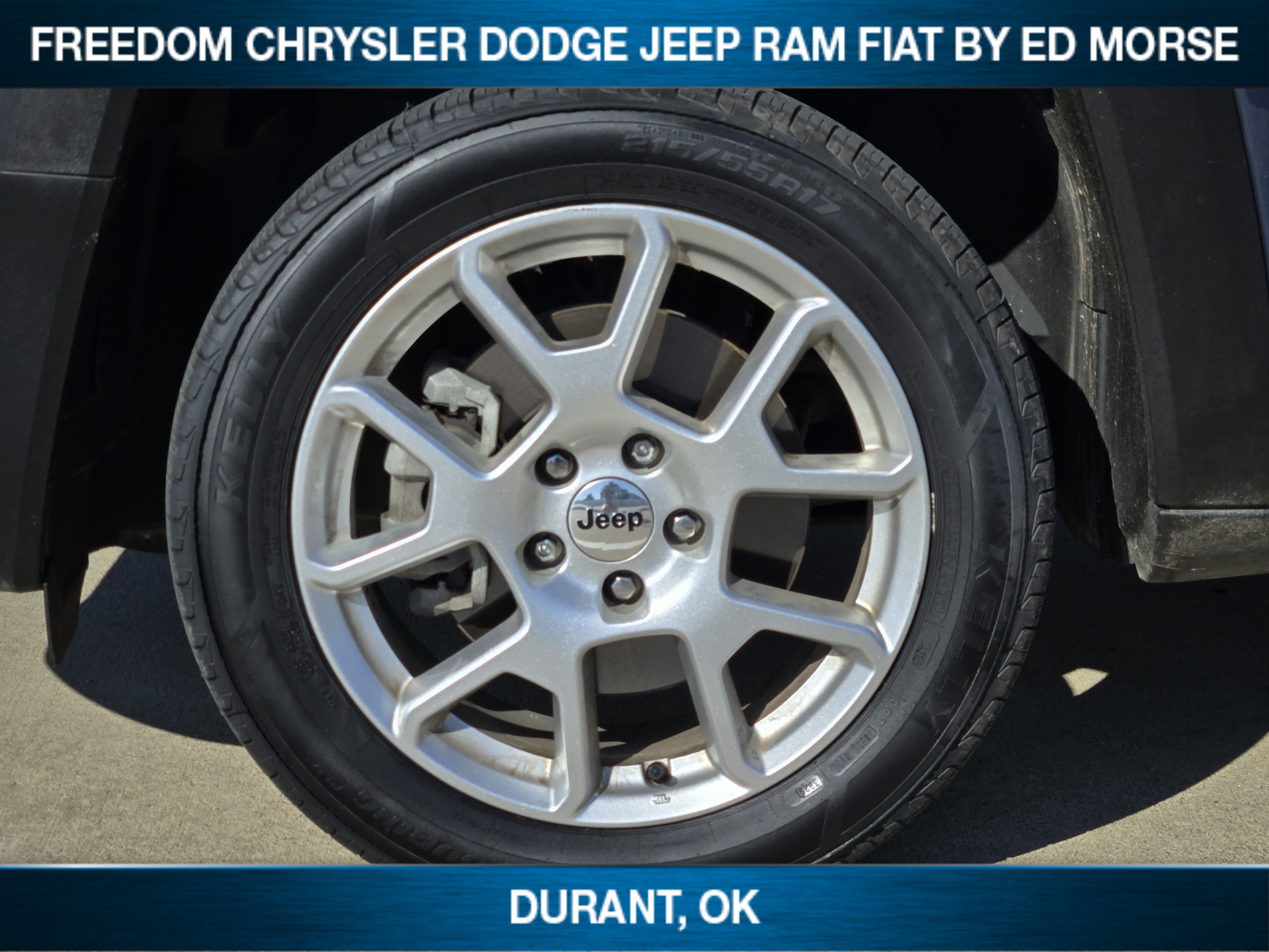 Used 2023 Jeep Renegade Latitude AWD/4WD image 7